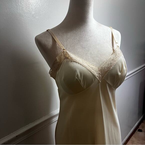 Vintage Vanity Fair l Slip Dress – Size 36 – Cream Ivory w/ Lace Trim Vintage - Picture 5 of 5